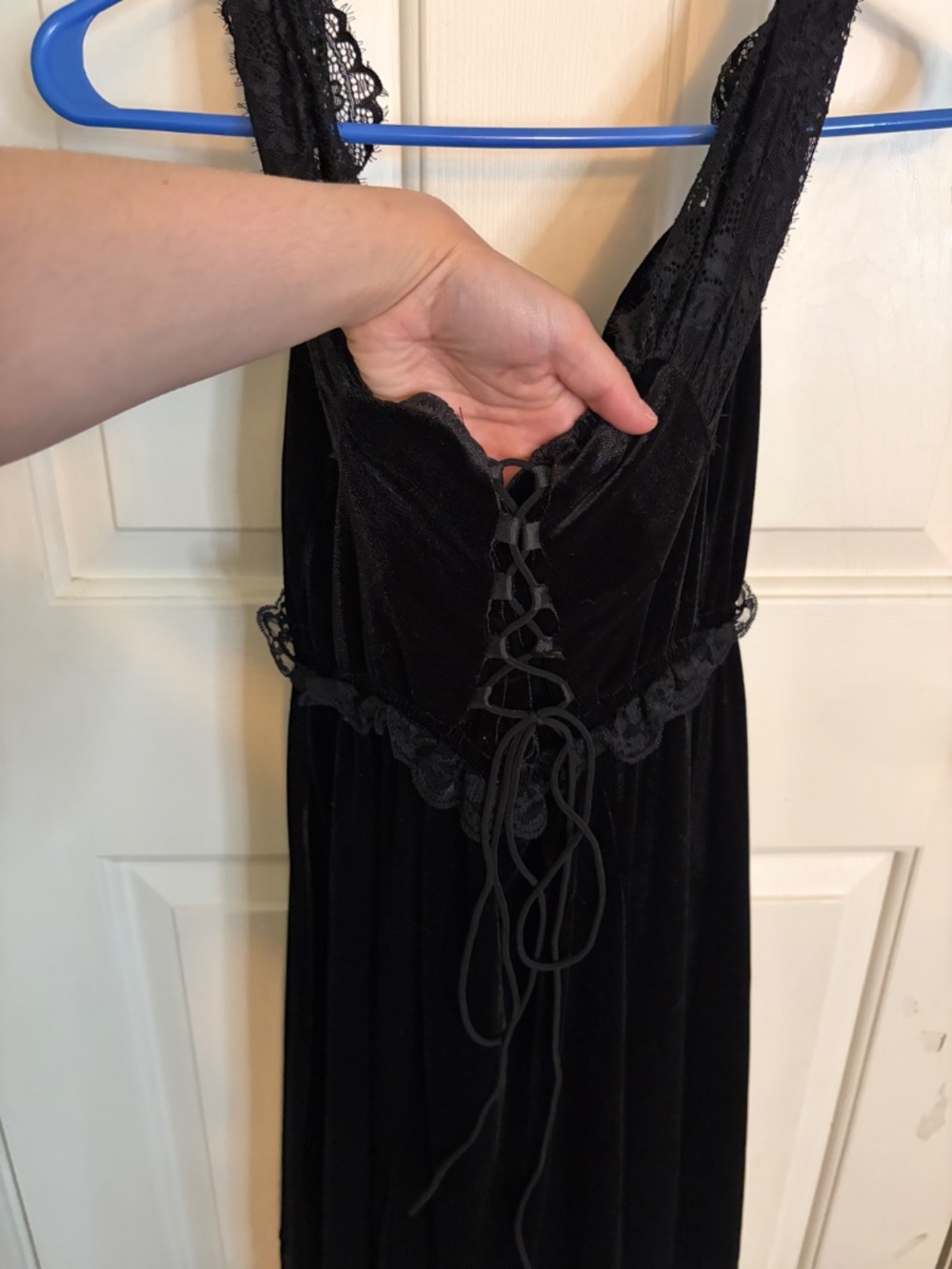 Dress - Picture 4 of 5